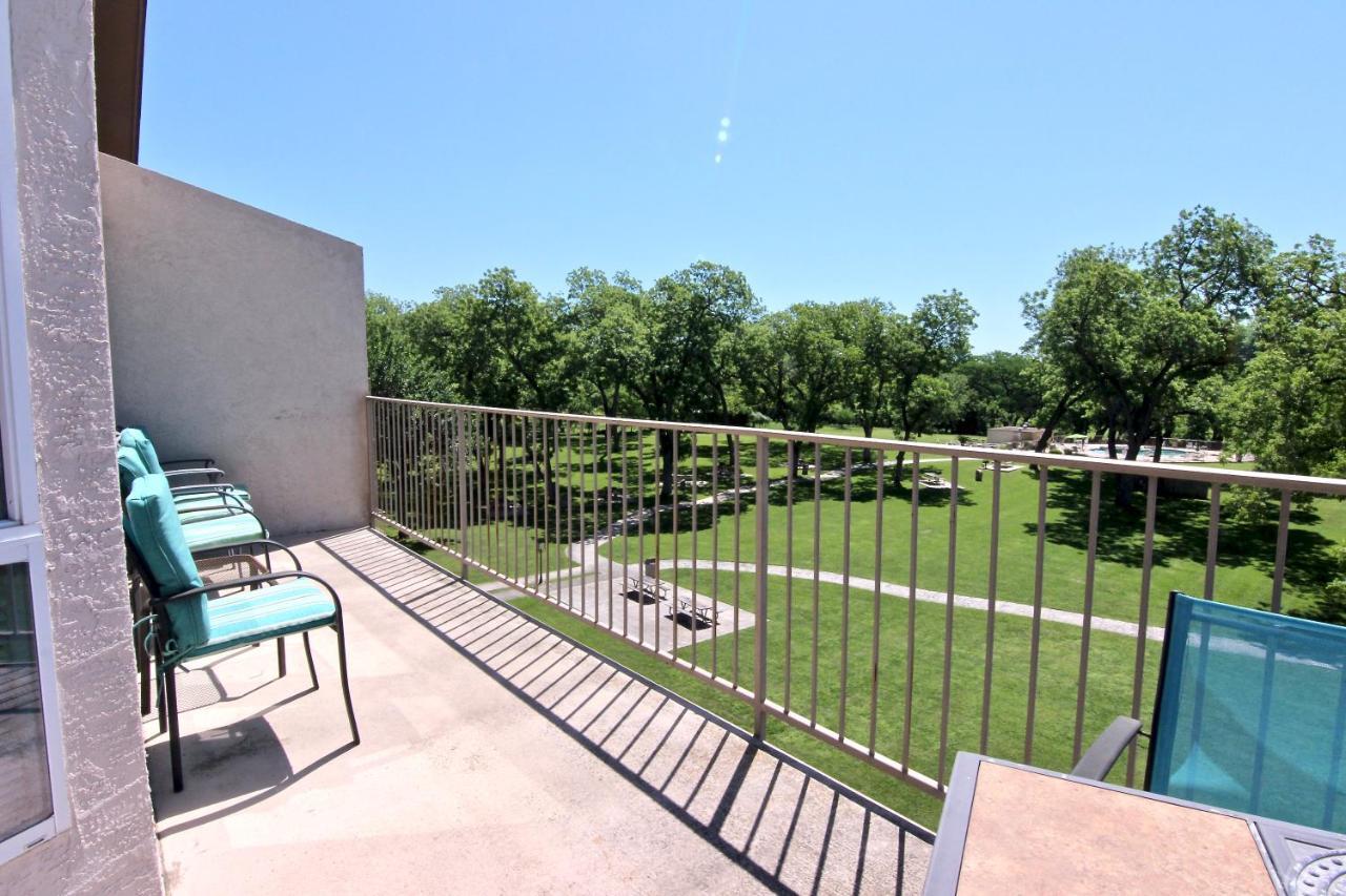 Waterwheel Retreat Apartment Ню Браунфелс Екстериор снимка